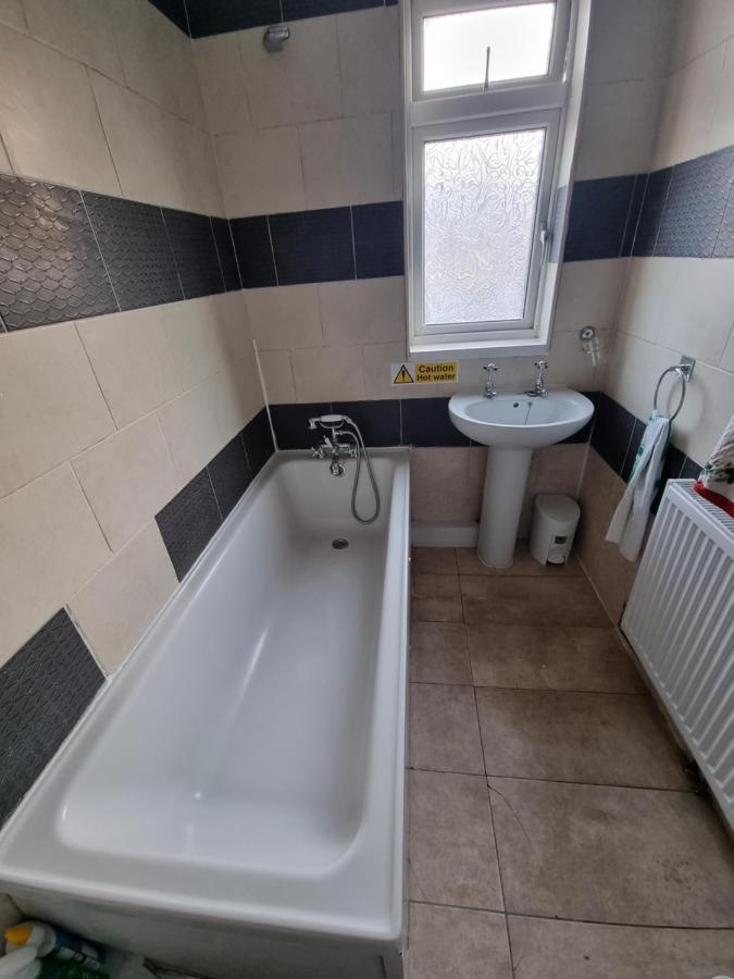 Star Homes Лондон Екстериор снимка