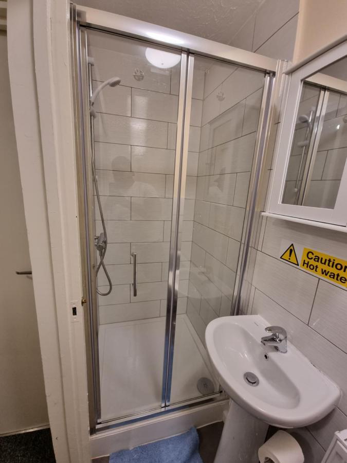 Star Homes Лондон Екстериор снимка