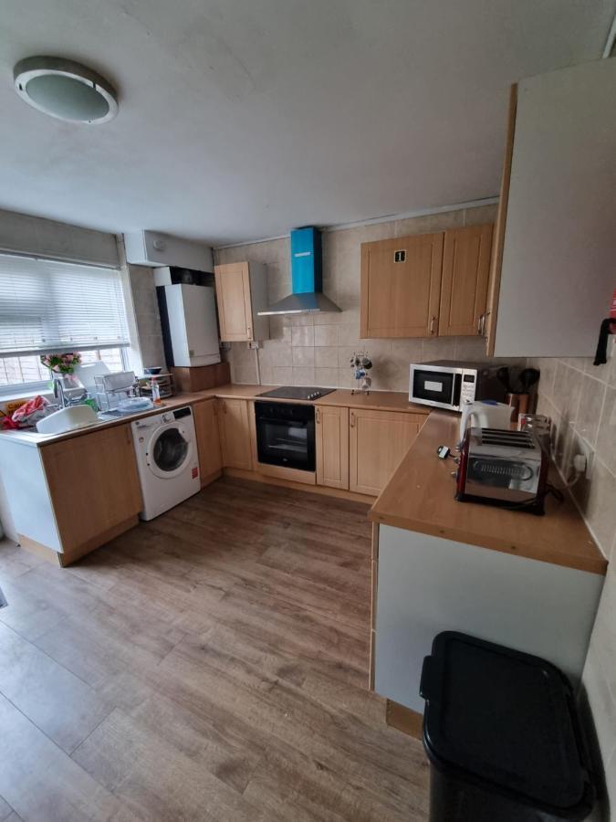 Star Homes Лондон Екстериор снимка