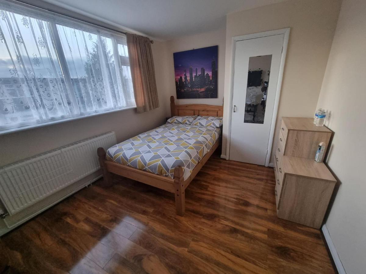 Star Homes Лондон Екстериор снимка