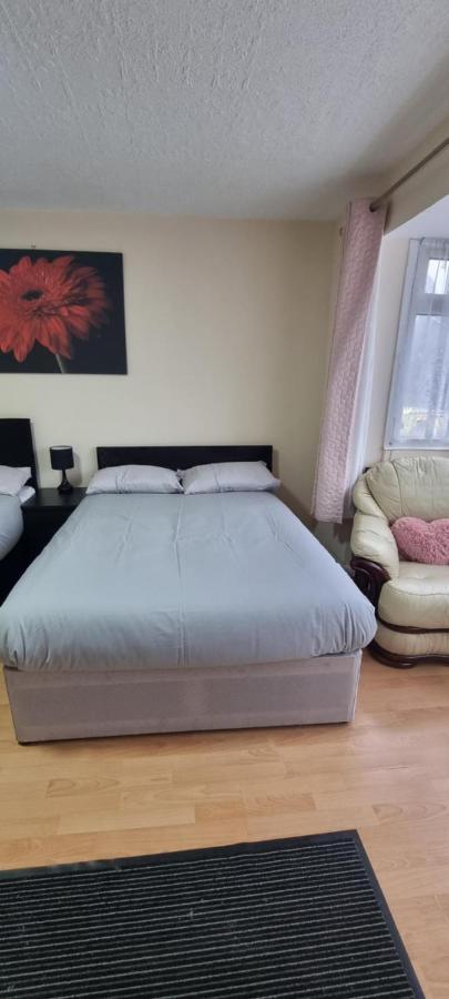 Star Homes Лондон Екстериор снимка