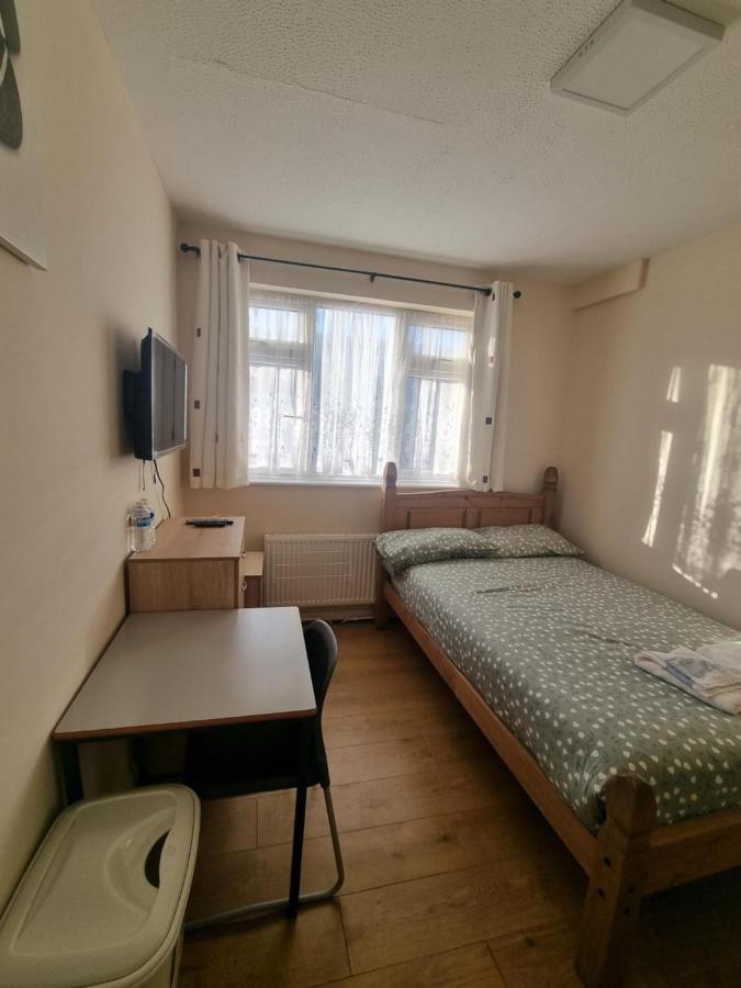 Star Homes Лондон Екстериор снимка